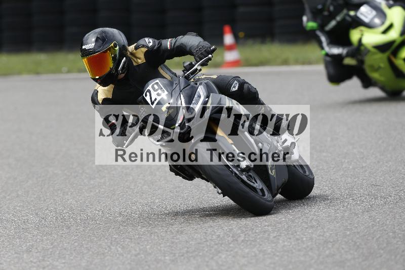 /37 28.07.2025 Dunlop Ride und Test Day ADR/Trackday Erfahren gelb Trackday schnell  rot/29